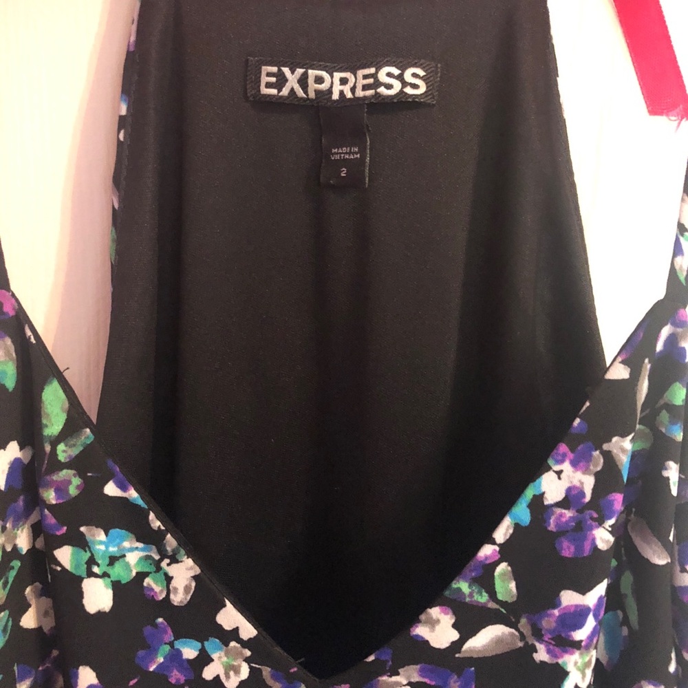 Express size 2 floral dress! only worn once - Picture 3 of 5